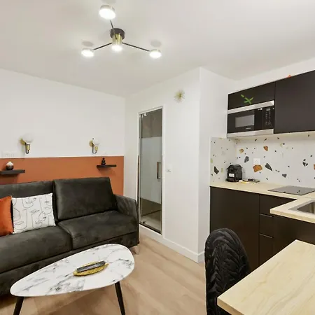 342 Elena - Stunning Parisian Apartment *