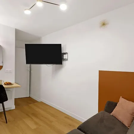 342 Elena - Stunning Parisian パリ