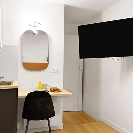 342 Elena - Stunning Parisian * パリ