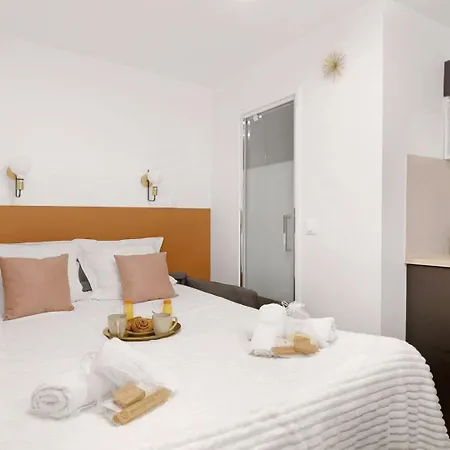 342 Elena - Stunning Parisian パリ